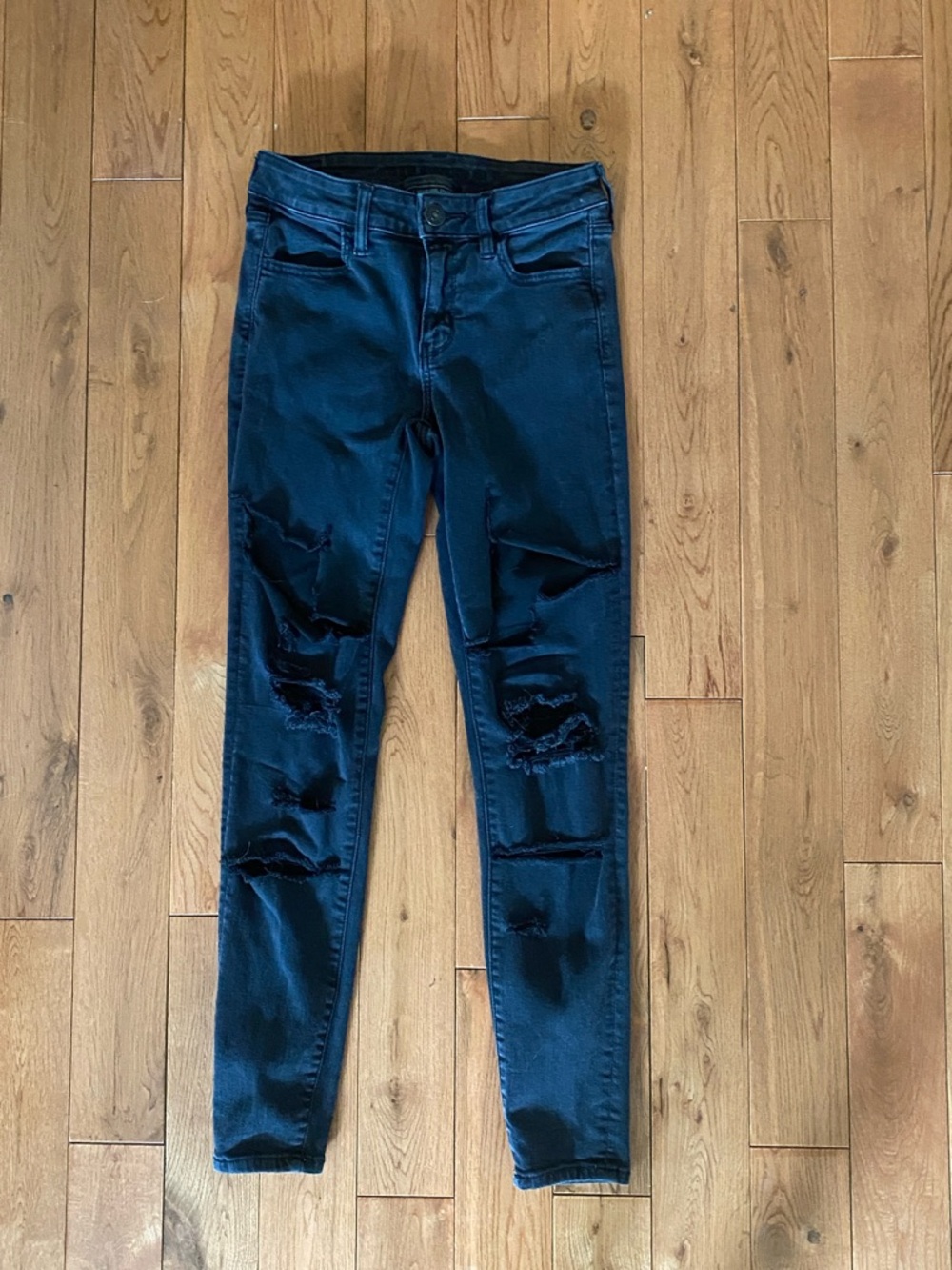 Women’s Distressed Skinny Jeans - Black
